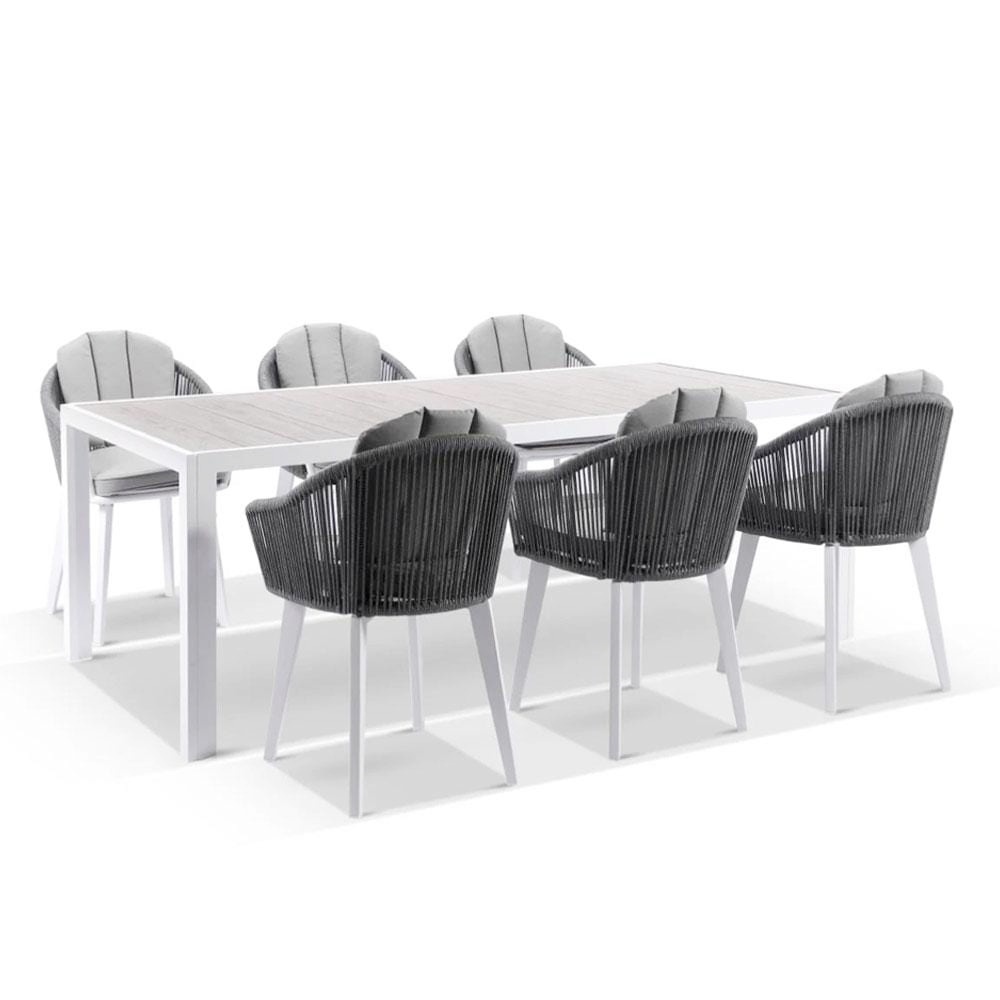 Fashionable Garden Furniture Rattan Woven Chairs And Table Set