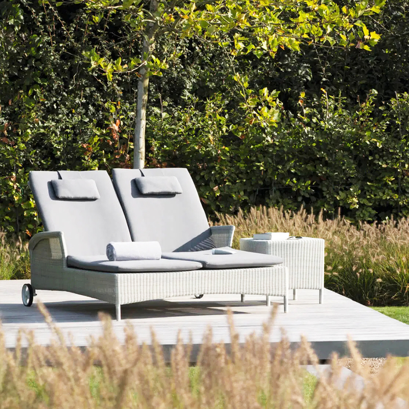 Simple Design Outdoor Aluminum Rattan Weaving Swimming Pool Sun Lounger