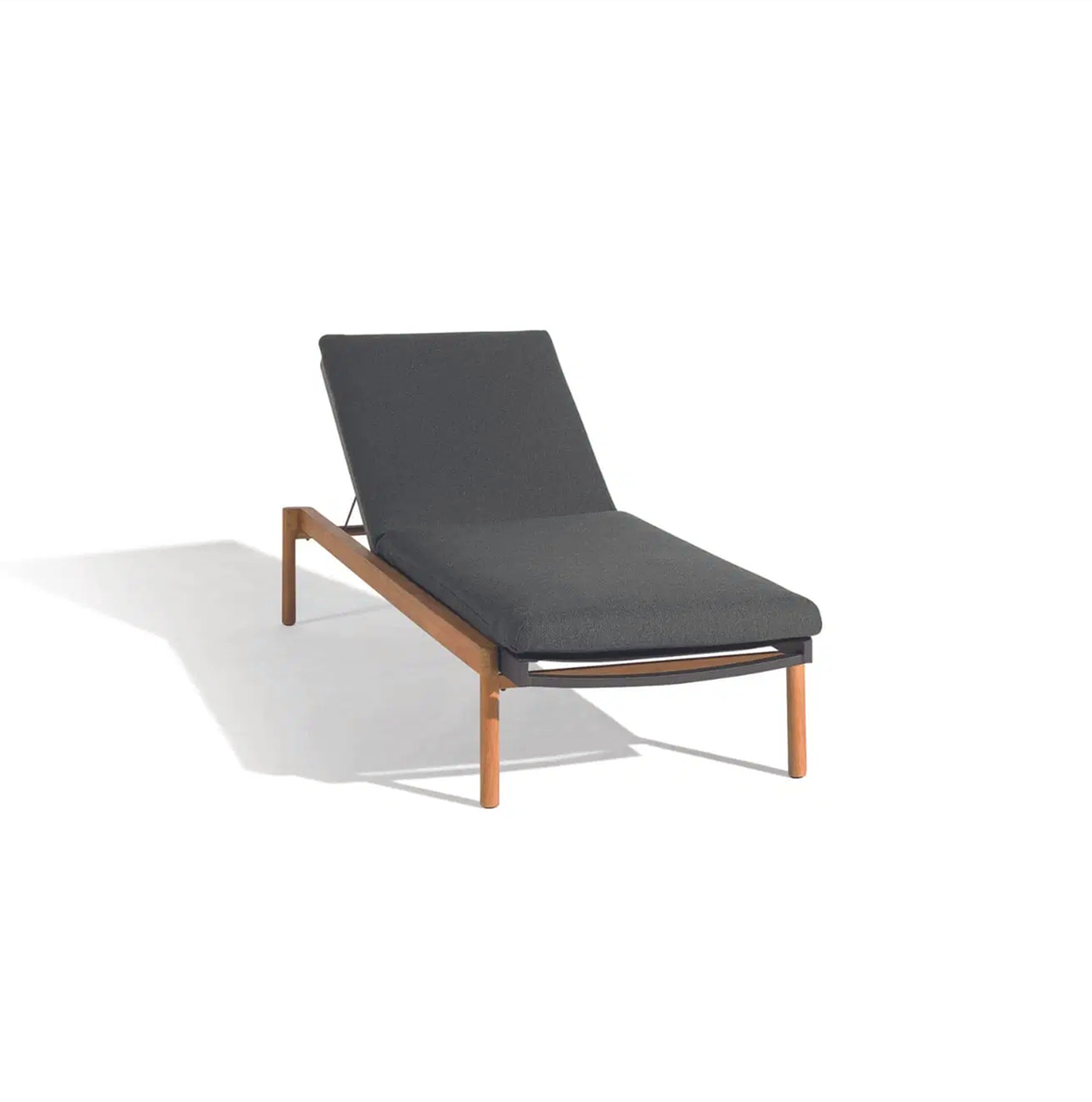 High Quality Patio Furniture Sunbed Teak Wood Sun Lounger with Cushion